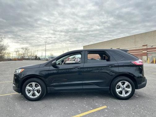 2022 Ford Edge SE