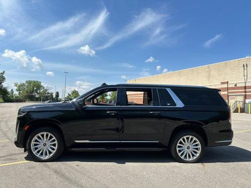 2024 Cadillac Escalade ESV Luxury