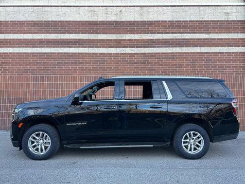 2024 Chevrolet Suburban LT