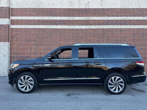 2023 Lincoln Navigator Reserve