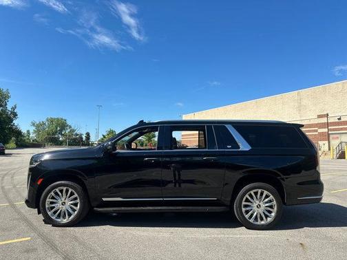 2024 Cadillac Escalade ESV Premium Luxury