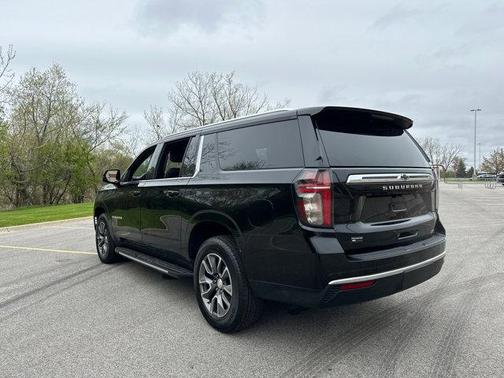 2022 Chevrolet Suburban LT