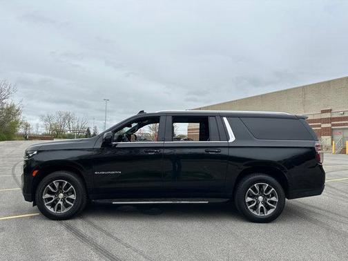 2022 Chevrolet Suburban LT