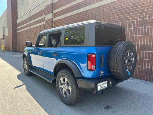 VELOCITY BLUE METALLIC 2026 Ford Bronco Big Bend