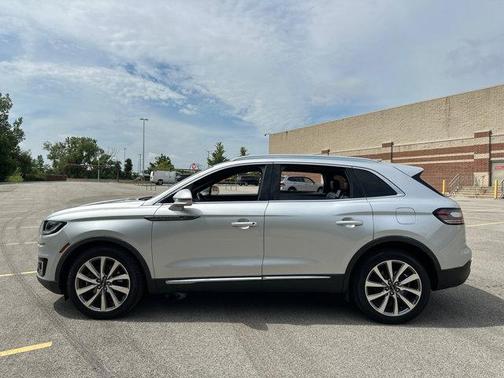 2019 Lincoln Nautilus Select