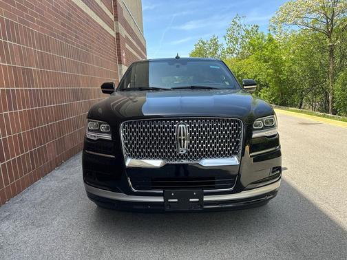 INFINITE BLACK 2022 Lincoln Navigator Reserve