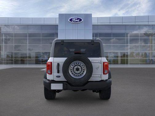 OXFORD WHITE 2026 Ford Bronco Base 4 Door 4x4