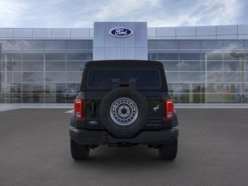 2025 Ford Bronco Base 4 Door 4x4