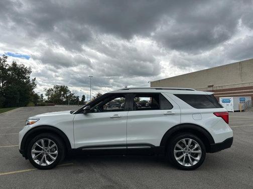 2023 Ford Explorer Platinum