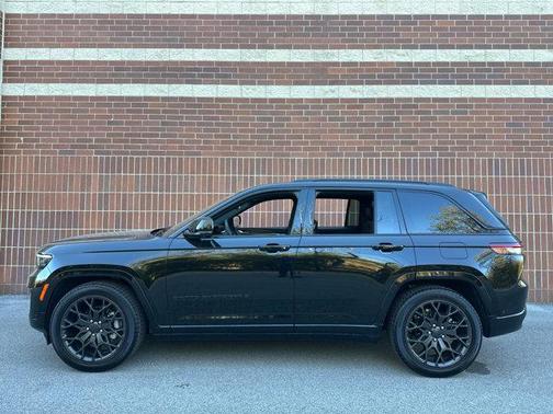 2025 Jeep Grand Cherokee Summit