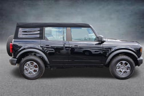 Shadow Black 2023 Ford Bronco Base