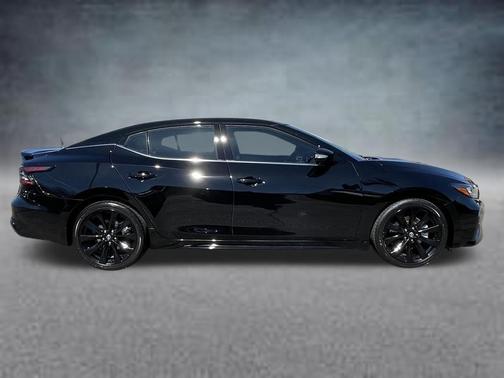 Black 2023 Nissan Maxima SR