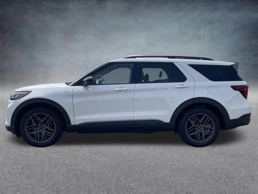 Star White 2026 Ford Explorer ST-Line