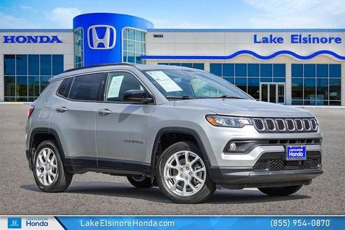 Silver Zynith 2024 Jeep Compass Latitude Lux