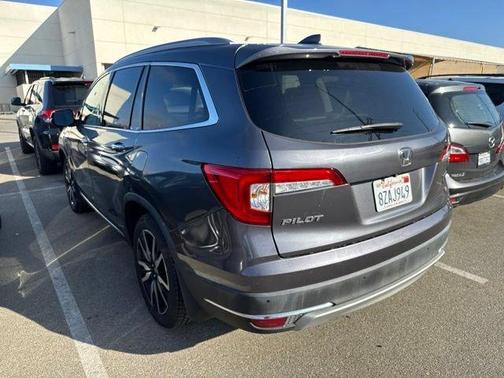 Modern Steel Metallic 2022 Honda Pilot Touring 8-Passenger