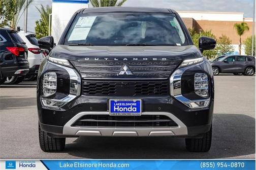 2023 Mitsubishi Outlander SE