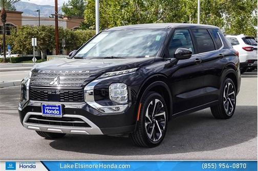 2023 Mitsubishi Outlander SE