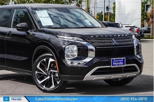 2023 Mitsubishi Outlander SE