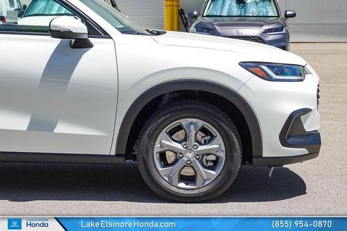 Platinum White 2026 Honda HR-V LX