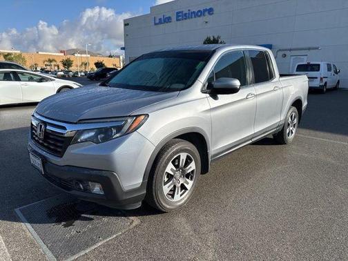 Lunar Silver Metallic 2017 Honda Ridgeline RTL-T