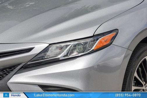 Celestial Silver Metallic 2019 Toyota Camry SE