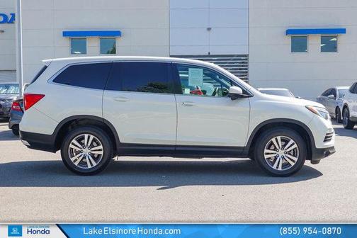 White Diamond Pearl 2017 Honda Pilot EX-L