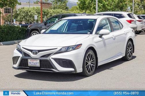 Ice 2024 Toyota Camry SE