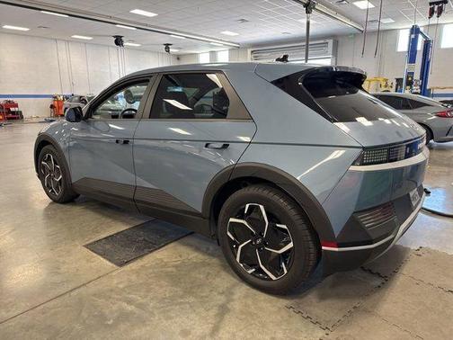 2024 Hyundai IONIQ 5 SE