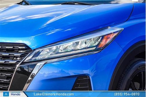 2023 Nissan Kicks SR