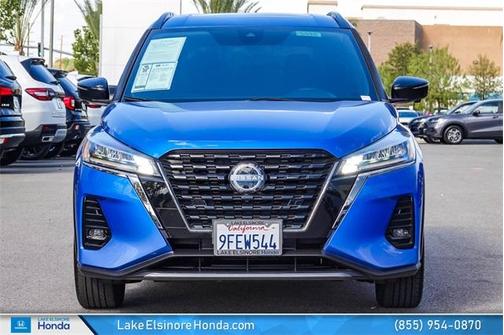 2023 Nissan Kicks SR