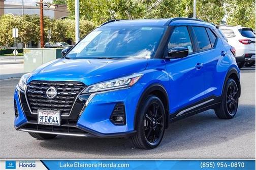 2023 Nissan Kicks SR