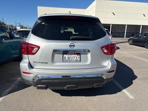 2019 Nissan Pathfinder S