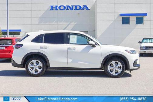 Platinum White Pearl 2024 Honda HR-V LX