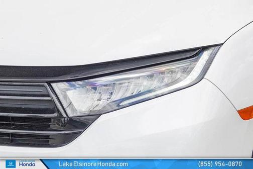 Platinum White Pearl 2024 Honda Odyssey Sport