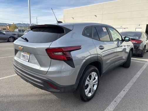 2025 Chevrolet Trax LS