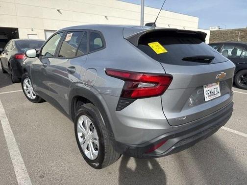 2025 Chevrolet Trax LS