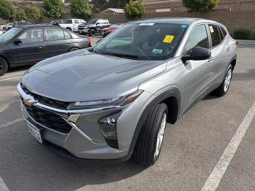 2025 Chevrolet Trax LS