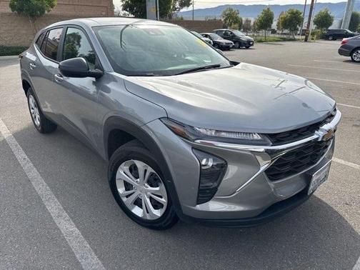 2025 Chevrolet Trax LS