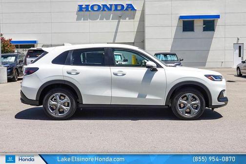 Platinum White Pearl 2026 Honda HR-V LX