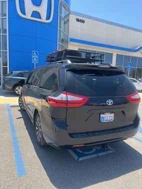 2018 Toyota Sienna LE