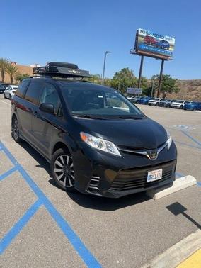 2018 Toyota Sienna LE