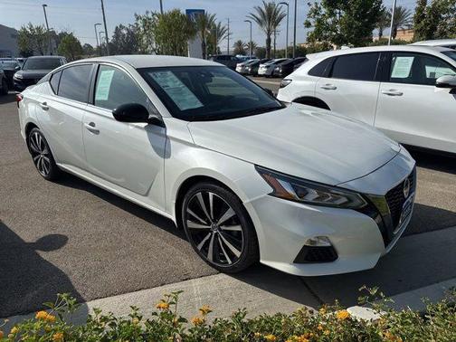 White 2021 Nissan Altima 2.5 SR