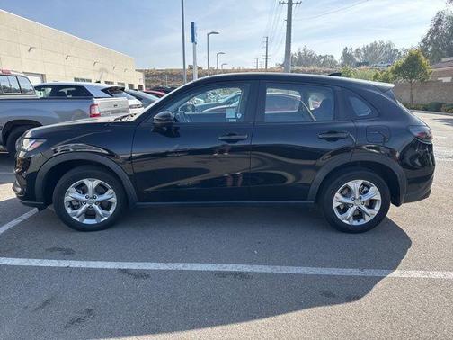 Crystal Black Pearl 2024 Honda HR-V LX