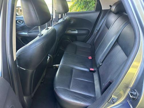Gray 2012 Nissan Juke SL