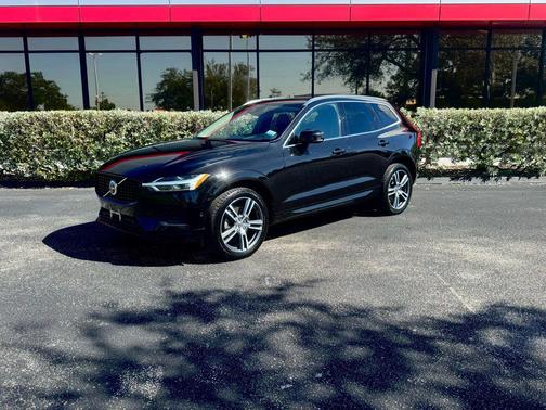 2018 Volvo XC60 T5 Momentum