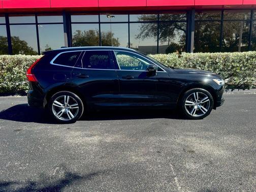 2018 Volvo XC60 T5 Momentum