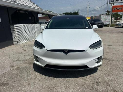 White 2016 Tesla Model X 75D Sport Utility 4D