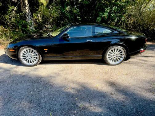 2006 Jaguar XKR Base