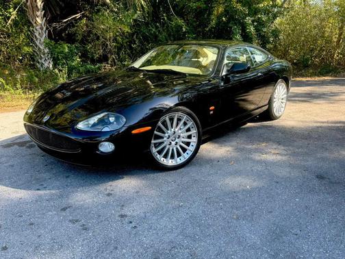 2006 Jaguar XKR Base
