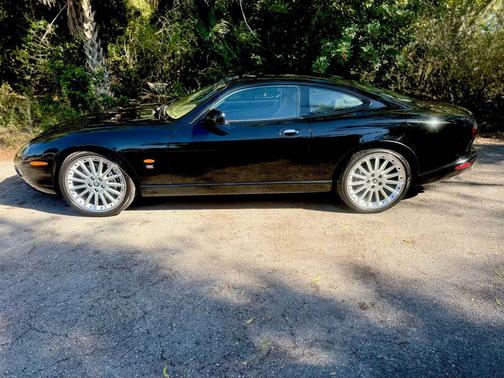 2006 Jaguar XKR Base